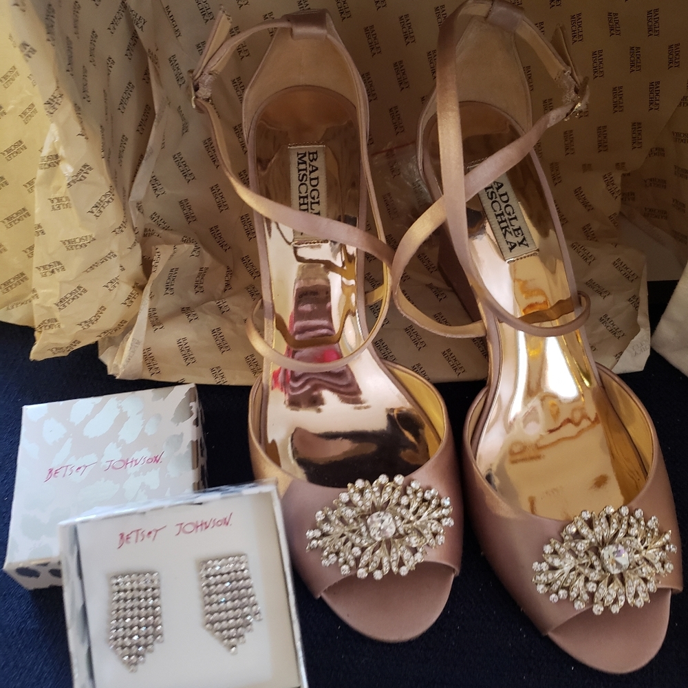 Badgley Mischka Blush Wedges